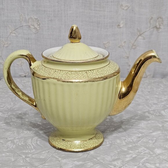 HALL Yellow Pottery Teapot #099S heavy gold trim 6-cup Vtg collectible USA - Picture 10 of 15